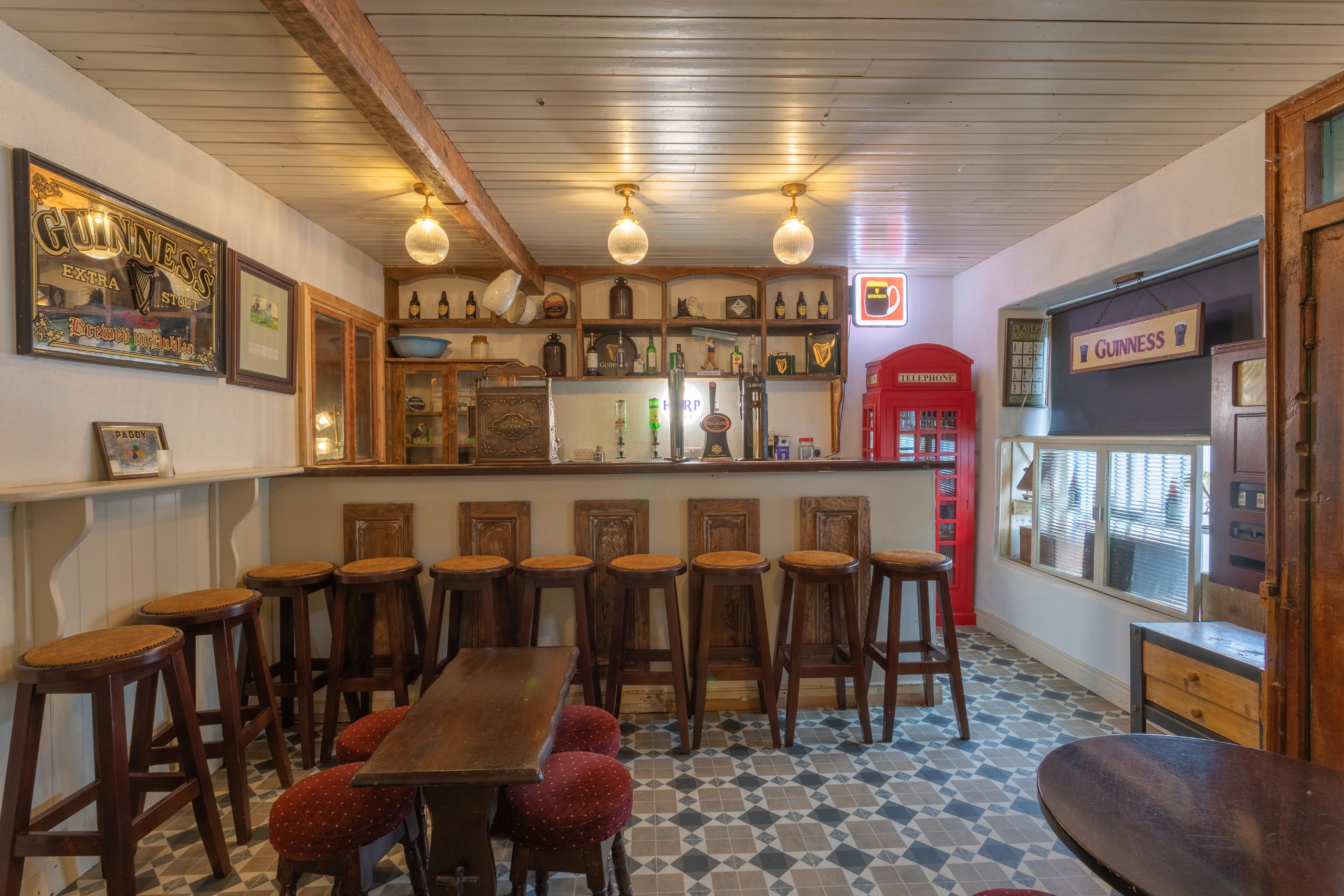 Fitzgerald's - 7 Bedroom House – Private Bar, Hot Tub & Swim Spa