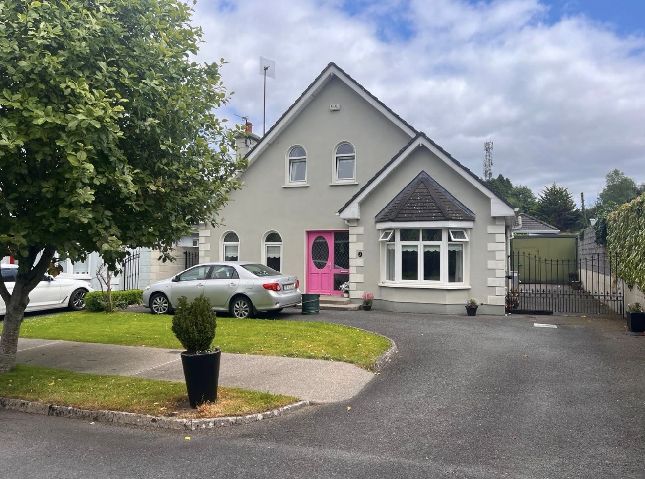 Spacious 4 Bedroom Home In Roscrea | Sleeps 8