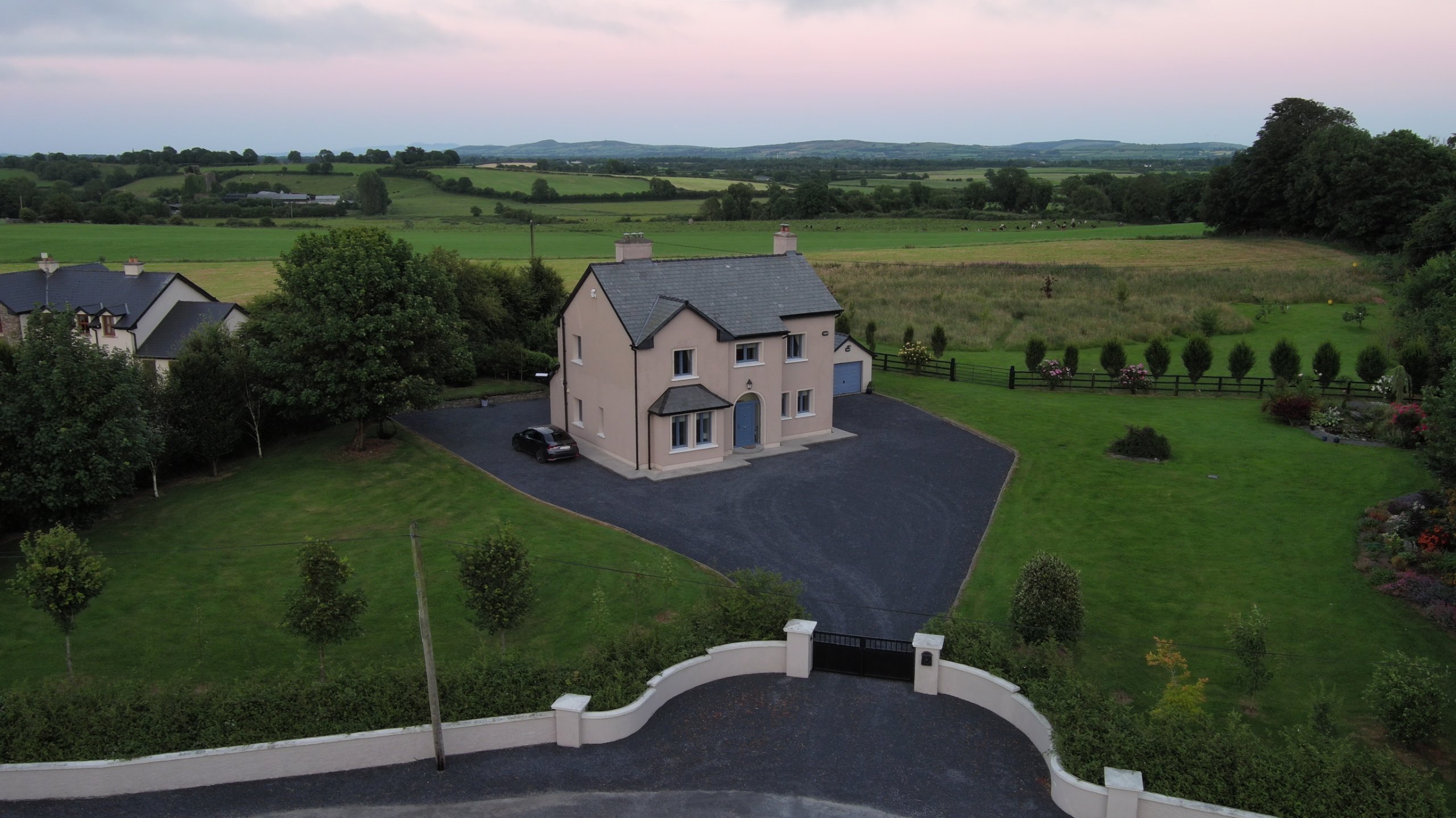 A gem of a well appointed, peaceful three bedroom (6 person) house a stone's throw from the action at Ryder Cup Adare 2027
