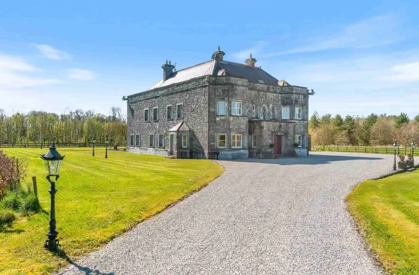 Luxury 6-Bedroom Private Estate near Claremorris