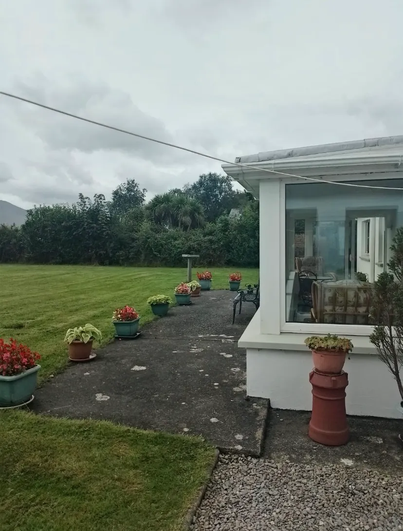 Scenic 3-Bed Beaufort Home with Carrauntoohil Views – 10 Minutes from Killarney