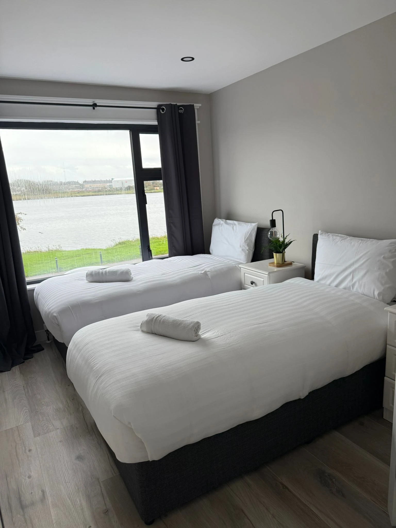 Nuns Island Apartment — photo 5