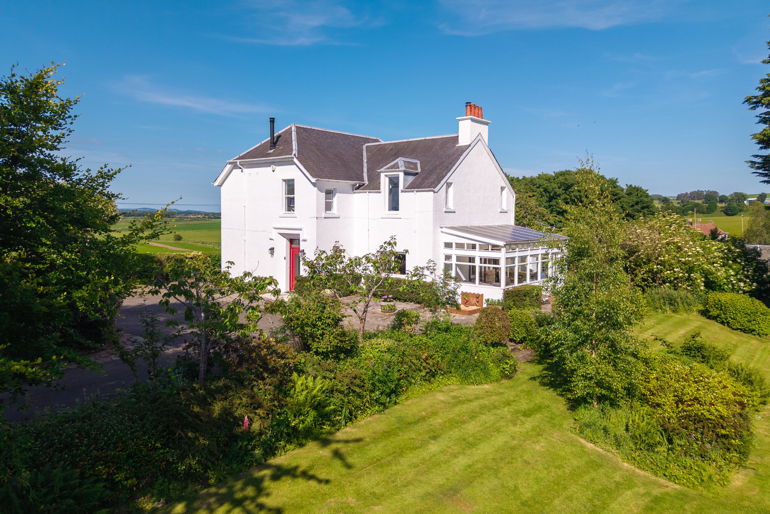 Spacious Detached Country Retreat – 25 Minutes from St Andrews